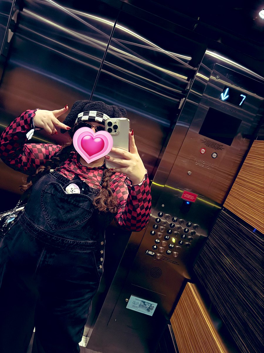 7withyou7's tweet photo. The concert fits!!!
Oak D1: HOTS inspired
LA D1: JITB inspired
LA D2: BLUE SIDE inspired 
#HOPE_ON_THE_STAGE_TOUR https://t.co/rNePuSIuqN