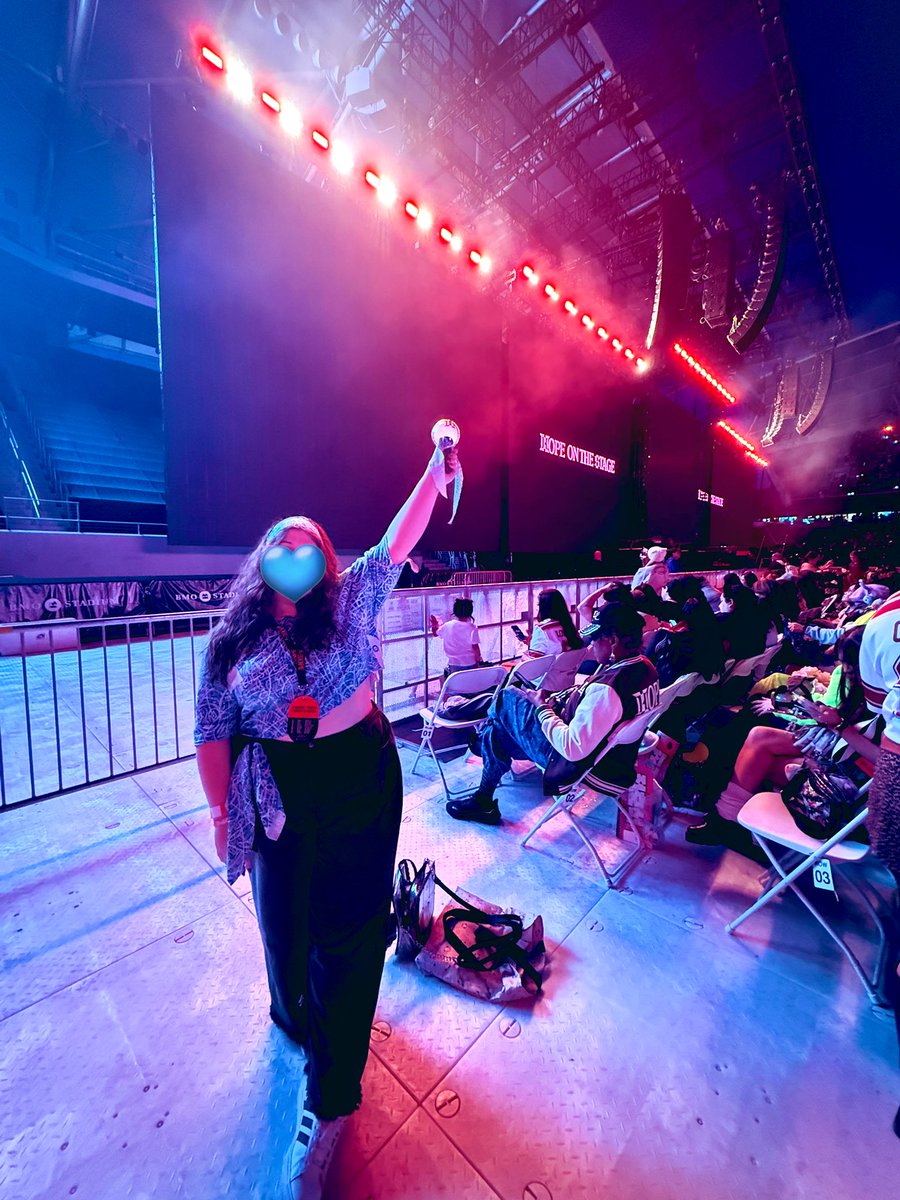 7withyou7's tweet photo. The concert fits!!!
Oak D1: HOTS inspired
LA D1: JITB inspired
LA D2: BLUE SIDE inspired 
#HOPE_ON_THE_STAGE_TOUR https://t.co/rNePuSIuqN