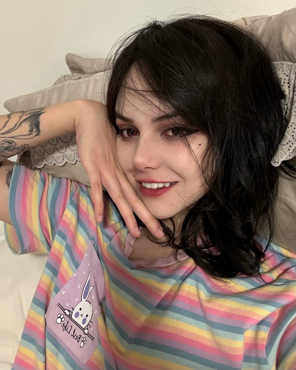 ela é muito linda ne aff