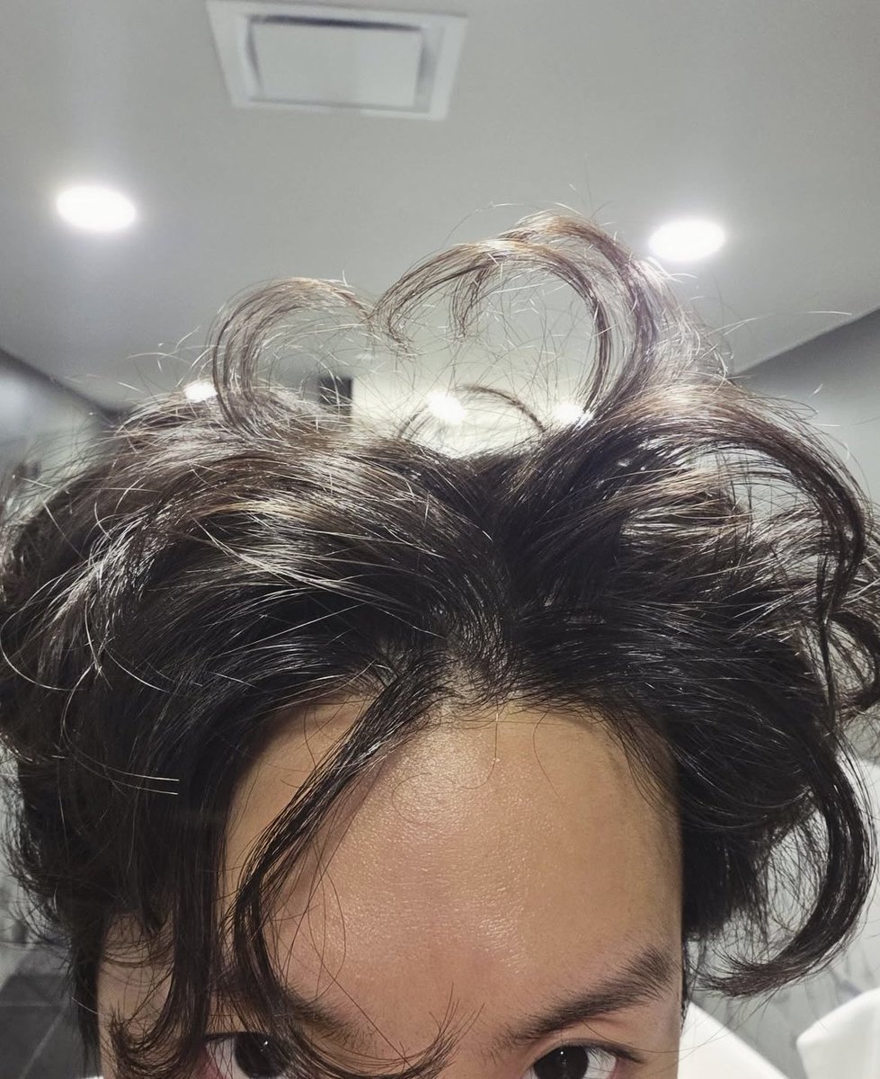 knjrm's tweet photo. i burst into tears https://t.co/wXOgMlAVzs