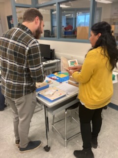 MsChan905's tweet photo. #Cubetto @scratch #BeeBot #TechTasting #Makerspace #STEAM #STEM #RJLeeProud @rjlee_ps @TeralynP @Edeqquity @PeelSchools @PDSB_Libraries @peel21st @MrTahir10 @KervinWhite /2 https://t.co/Dedav6vFjm