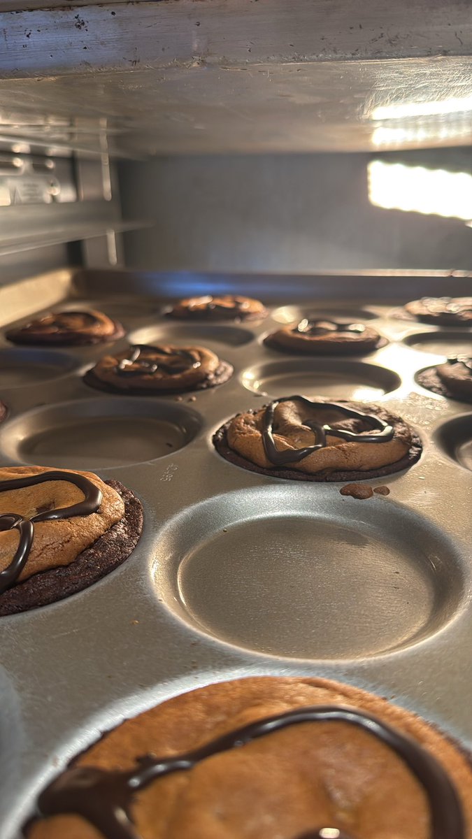 Hot Cookie tweet media