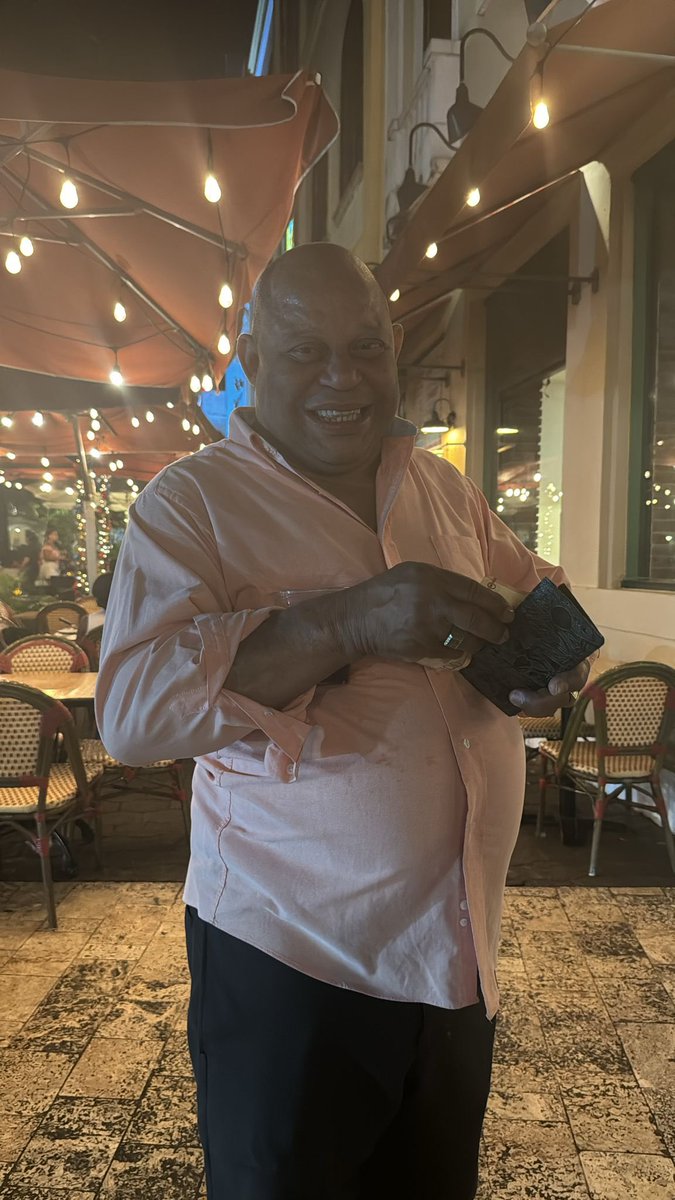 Paloma Ricaño on X: "Nuestro querido “Jany Ventura” se encontraba anoche en JetSet y está desaparecido. Si alguien lo ve en alguna lista, por favor escríbanme 🙏🏼. Su nombre es José Bienvenido