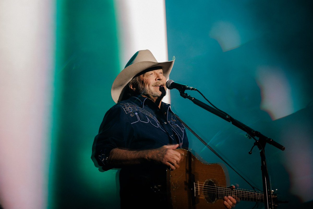 OfficialJackson's tweet photo. .@TwoStepInn sure knew how to live that honky-tonk dream with us this weekend! Thanks for making it one to remember! 🤠
📸: Matt Le https://t.co/m2tDTmfacp