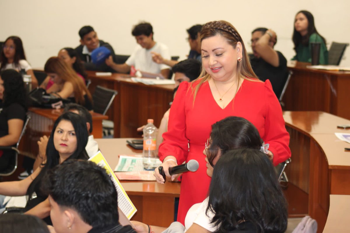 yolidabeyac's tweet photo. Agradezco a la Universidad Autónoma del Estado de Quintana Roo, la invitación para participar en dos Foros Informativos. Fue un gusto dialogar con el alumnado de la Licenciatura en Derecho sobre la Elección Judicial y mi candidatura para ser Magistrada de la Sala Regional Xalapa. https://t.co/icG4DPJDND