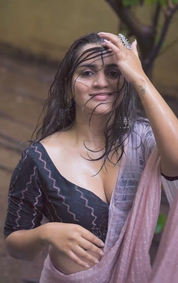 MrStuff99's tweet photo. Deeni peru enti entha sexy ga undi🤤🤤🤤😋😋 https://t.co/1bSBuJlPa0