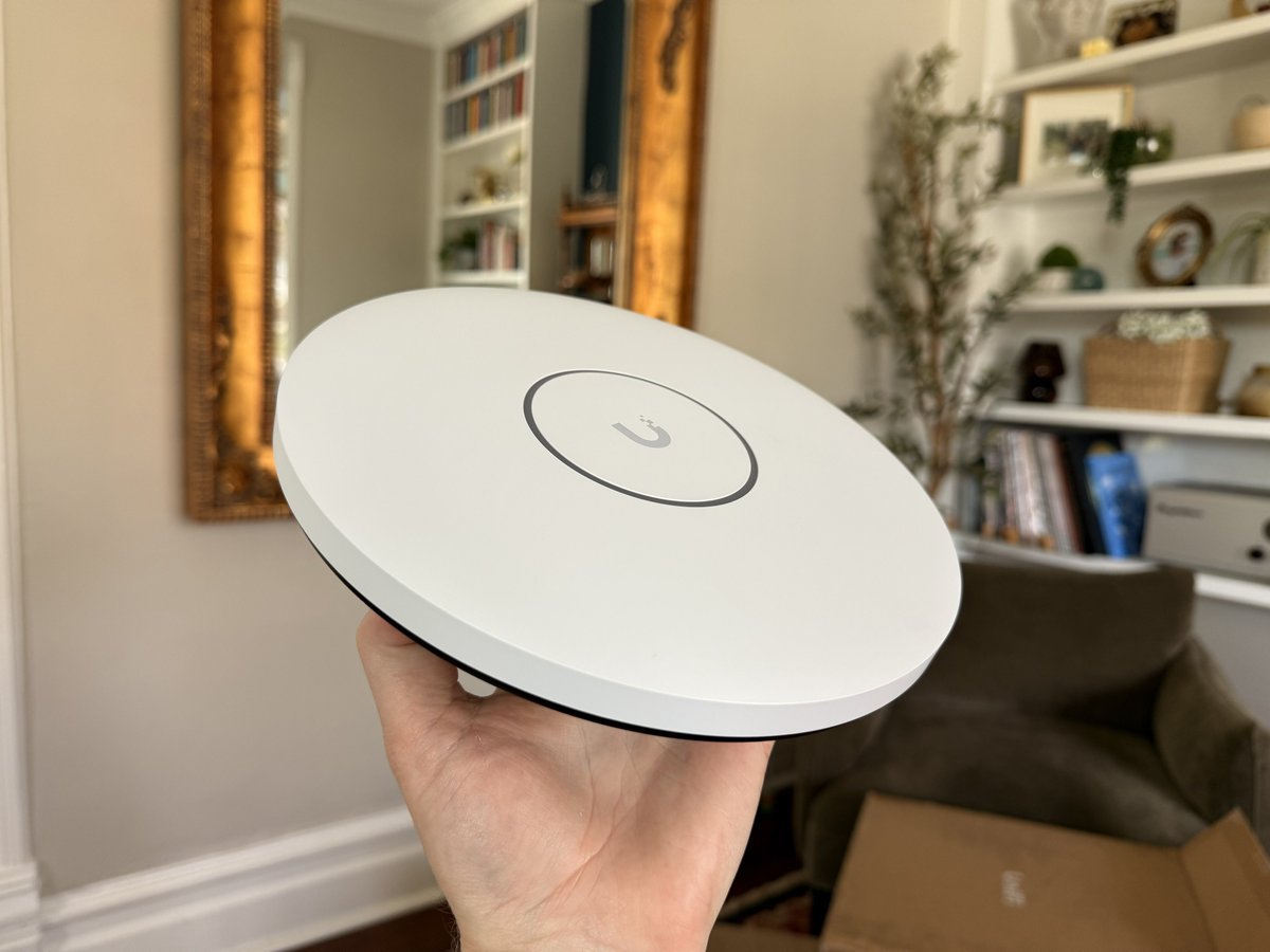 SnazzyLabs's tweet photo. New @Ubiquiti day is the best day. Can’t wait to replace all my old WiFi 5 stuff with WiFi 7 and add a second EV charger for Meghan’s car. And look at these new U7 Pro XGS access points. They’re gorgeous! https://t.co/DkqEGmGfhs