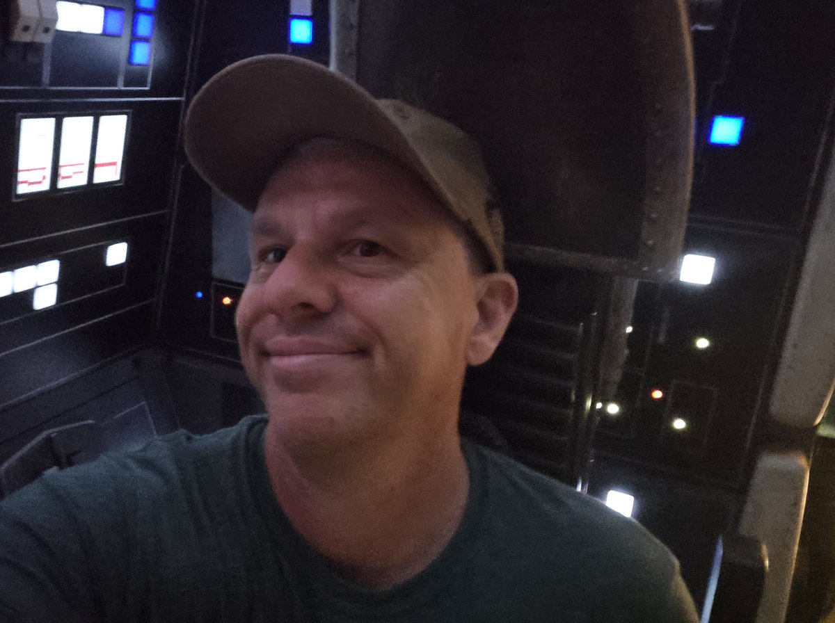 FallsAdventurer's tweet photo. Ride # 39   Millennium Falcon: Smugglers Run (4:14)
Hoped on and off in less than 5 minutes.  I'm a pretty good engineer. 

#adventureisoutthere #ridechallenge #wdw https://t.co/FOum1KzlTI