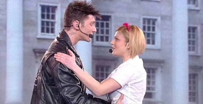 LucaCaTe007's tweet photo. Sono passati 15 anni e ne hanno passate tante , ma il volersi bene rimane ❤️

(Se riconosci tutti i momenti, si stai invecchiando anche tu 🥲)
 #staseratuttoepossibile https://t.co/lwuj1fPBte