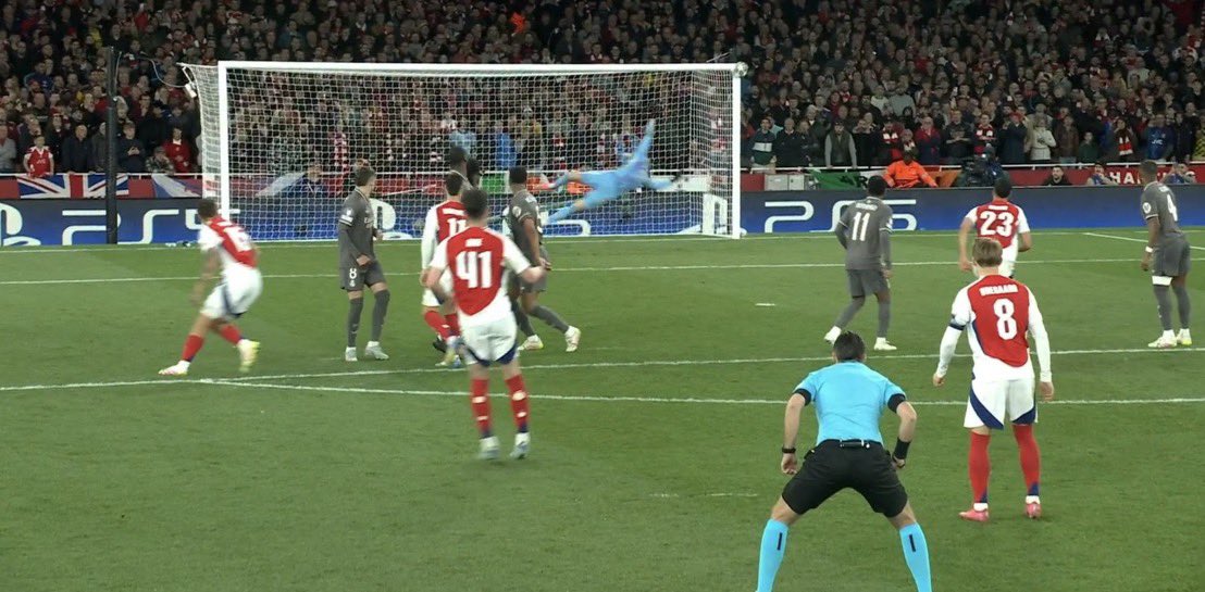 IL A RÉUSSI À FAIRE MIEUX QUE LE PREMIER 😱

DEUX COUPS FRANC EN 12 MINUTES FACE AU REAL MADRID 🚀☄️

Monsieur Declan Rice 🙌