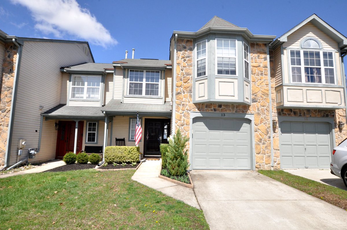 MicheleNJRealty's tweet photo. 💥𝒥𝒰𝒮𝒯 𝐿𝐼𝒮𝒯𝐸𝒟!💥
𝗕𝗲𝗮𝘂𝘁𝗶𝗳𝘂𝗹𝗹𝘆 𝗨𝗽𝗱𝗮𝘁𝗲𝗱 𝟯 🛌 𝟮.𝟱 🛁 𝗧𝗼𝘄𝗻𝗵𝗼𝗺𝗲 𝗶𝗻 𝗽𝗼𝗽𝘂𝗹𝗮𝗿 𝗧𝗵𝗲 𝗟𝗮𝗸𝗲𝘀 𝗰𝗼𝗺𝗺𝘂𝗻𝗶𝘁𝘆 𝗶𝗻 𝗠𝗼𝘂𝗻𝘁 𝗟𝗮𝘂𝗿𝗲𝗹!
𝗢𝗳𝗳𝗲𝗿𝗲𝗱 𝗮𝘁 $𝟰𝟭𝟰,𝟵𝟬𝟬 🏡 https://t.co/pklxJeeKhN