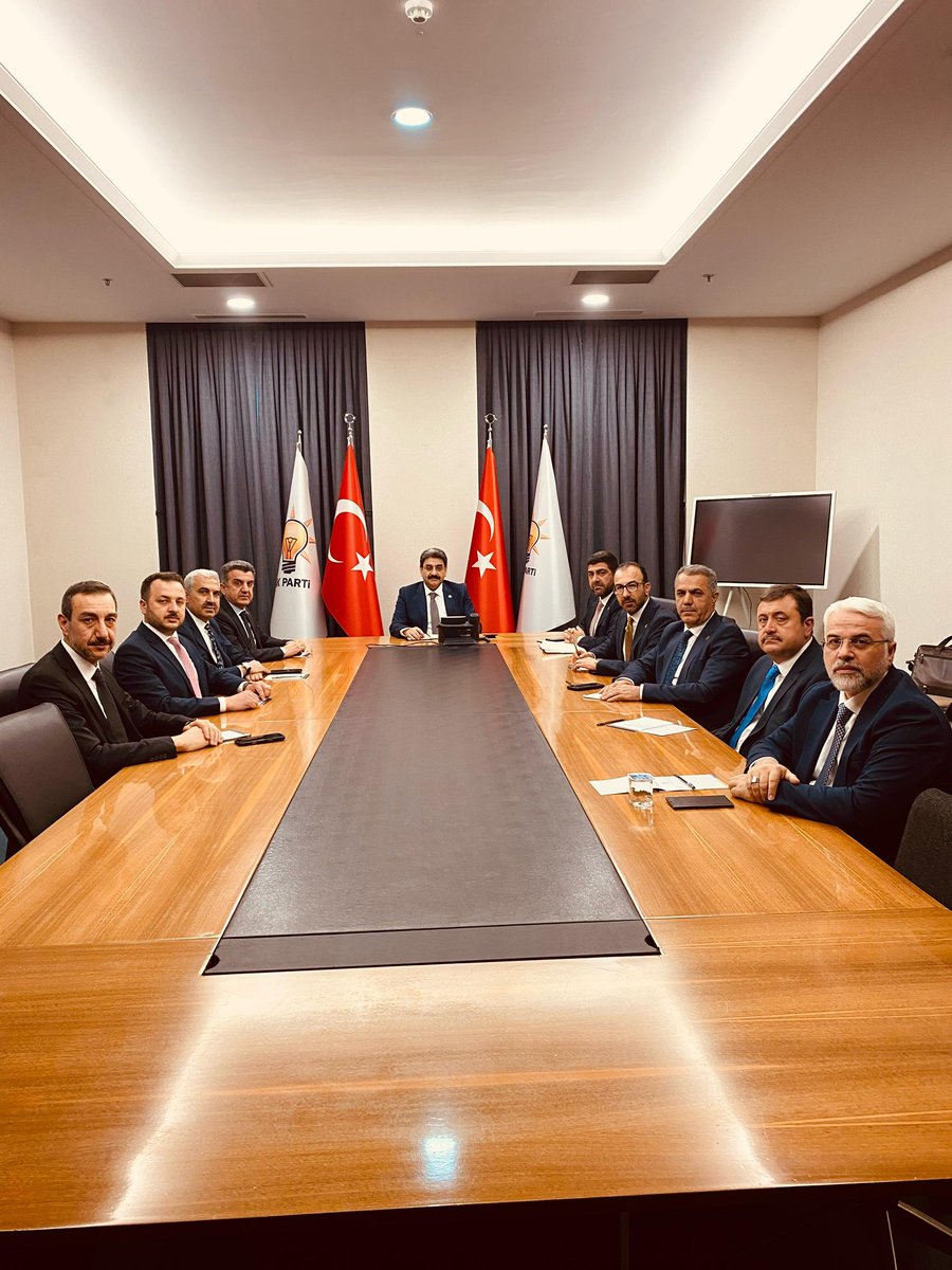 📍AK Parti Genel Merkezi 

Teşkilat Başkan Yardımcımız ve Bölge Koordinatörümüz Sayın Hakan Aksu’nun başkanlığında düzenlenen Güneydoğu Anadolu Bölge Toplantısı’na katıldık. 

Bölge teşkilatlarımızla bir araya gelerek, Gaziantep’in ve tüm Güneydoğu’nun kalkınması, halkımızın
