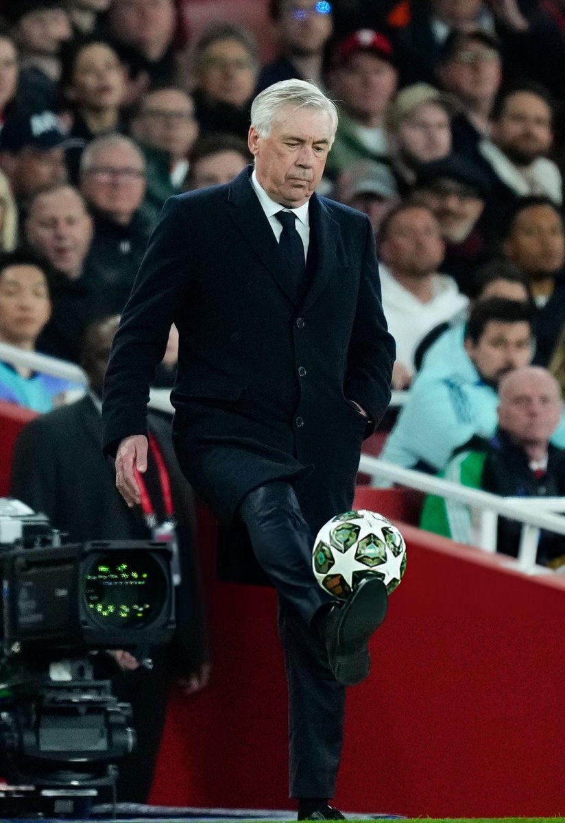 (fan) REAL MADRID FANS 🤍 tweet media