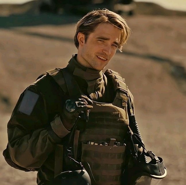 SciFiArchives's tweet photo. Robert Pattinson would be playing the villain Scytale in ‘DUNE: MESSIAH’ if he decides to sign on.

Scytale is a shape-shifting 'face-dancer', who is the head of a conspiracy against Emperor Paul Atreides.

(via @THR) https://t.co/cldAqPjiXN