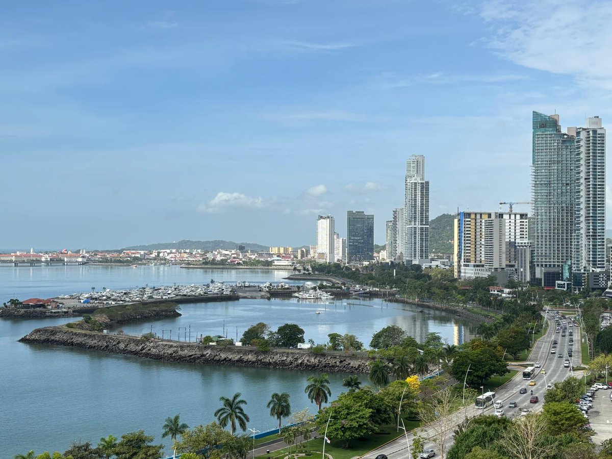dialogo_eng's tweet photo. Defense and security leaders from the region are in Panama City from April 8 to 10 for the Central America Security Conference, #CENTSEC25, to strengthen cooperation and discuss shared challenges. #Diálogo #CENTSEC #CENTSECDiálogo @southcom https://t.co/UQq6x2Fb1d