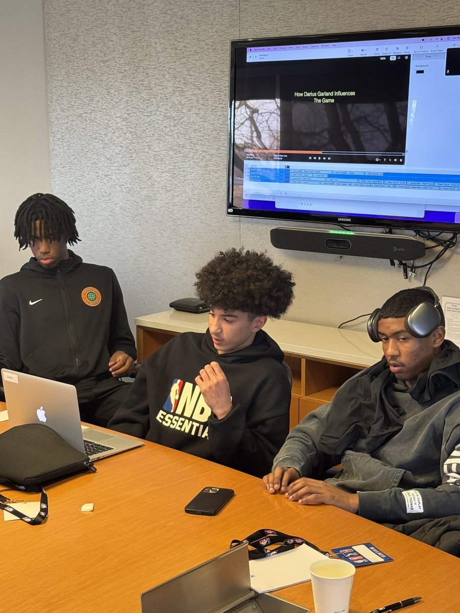 Grateful to partner w/ <a href="/jrnba/">Jr. NBA/Jr. WNBA</a> Court of Leaders program to help prepare the next generation of leaders! Students explored sports &amp; data analytics gaining hands-on experience using the same tools as the NBA, WNBA, G-League to collect, analyze, and present game-changing insights.