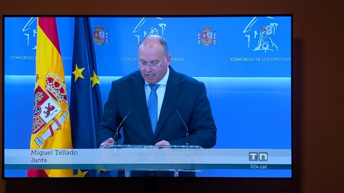 <a href="/som3cat/">3Cat</a>  <a href="/JuntsXCat/">Junts per Catalunya🎗</a>  😂