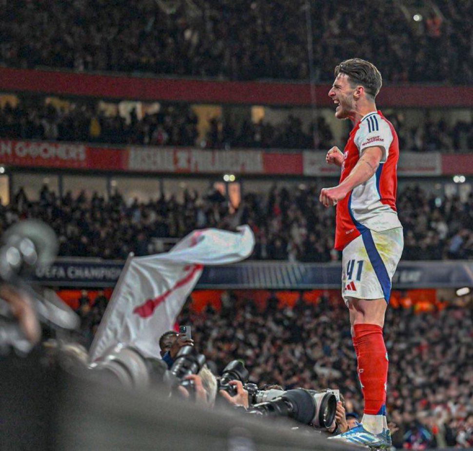 🚨🚨🚨🗣️ جماهير آرسنال تُردد:

"هل أنتم توتنهام متنكرين." 😬🔴