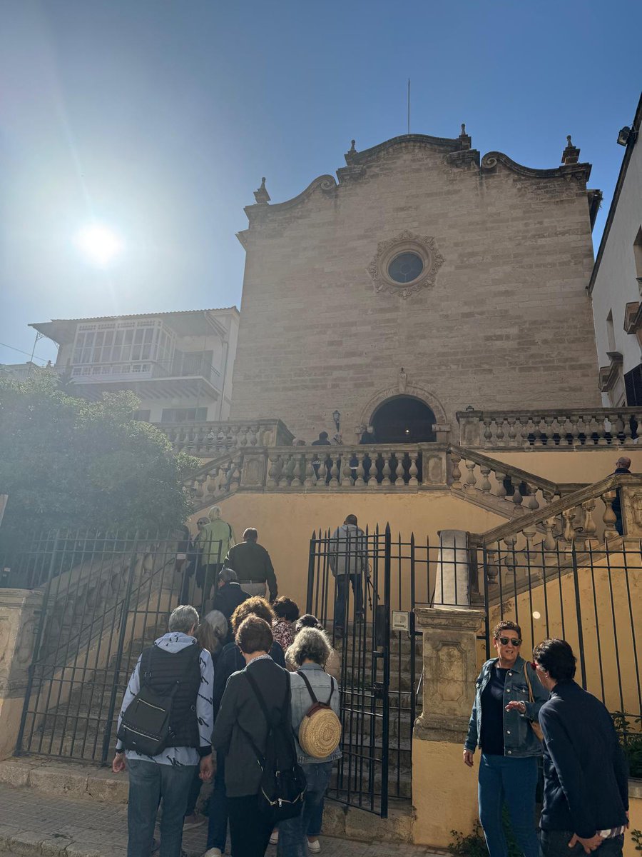 ocbpalma's tweet image. Avui hem fet una bona volta pel #Terreno, amb el guiatge del professor #BielAlomar. #PerPalmaCadaMes, #abril2025