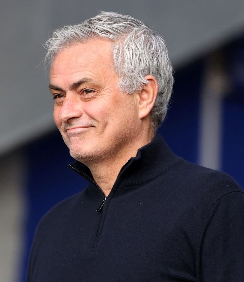 Lo diré tantas veces como haga falta para que abráis los ojos.

Ancelotti OUT.                      Mourinho IN.

Son tiempos de guerra. Y necesitamos un General. No una marioneta.