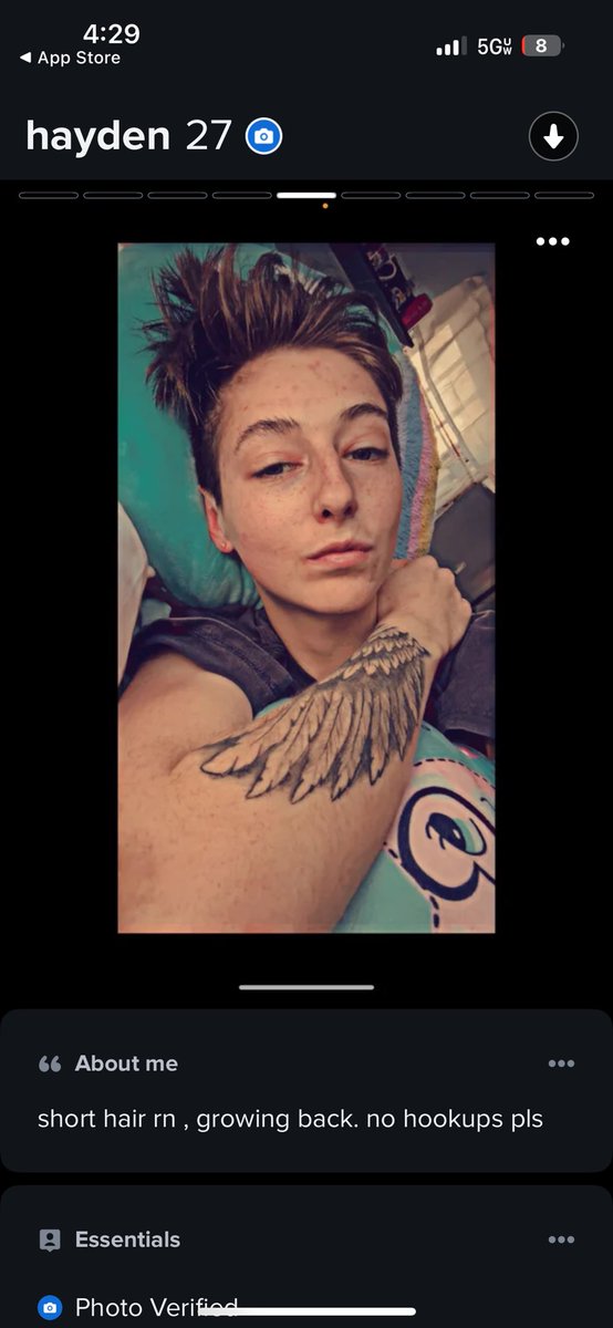 Pherp4L's tweet photo. Matched with a lesbian on tinder somehow who got some tips for me ⁉️⁉️ https://t.co/WEEG4mQQoA