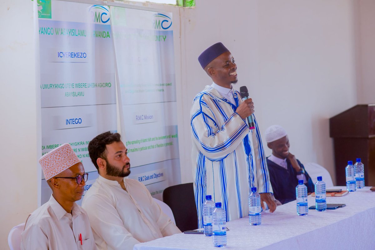 islamrwanda's tweet photo. Uyu munsi, Nyakubahwa Mufti w’u Rwanda Sheikh Sindayigaya Musa, yasuye Ababwirizabutumwa ba #RMC mu mwiherero wabo ngarukakwezi mu mushinga uterwa inkunga na iERA. Mufti yabibukije inshingano zabo, by'umwihariko mu gihe twibuka ku nshuro ya 31 Jenoside yakorewe Abatutsi mu 1994, abasaba kuba ku ruhembe mu kubungabunga ubumwe bw'Abanyarwanda. #Twibuke_Twiyubaka #Kwibuka31 @RwandaLocalGov @GovernanceRw @Unity_MemoryRw @sindayigayamus @DrDamascene