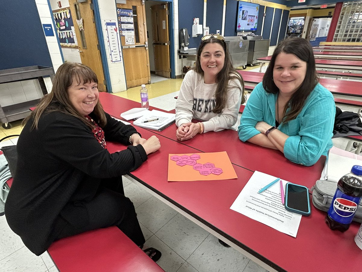 mercer_schools's tweet image. K–2 teachers are all smiles as they explore hands-on strategies for teaching foundational math skills with Emily Smith! From number sense to early geometry, it’s all about making math fun and meaningful for our youngest learners. #EarlyMathMatters #HandsOnLearning
