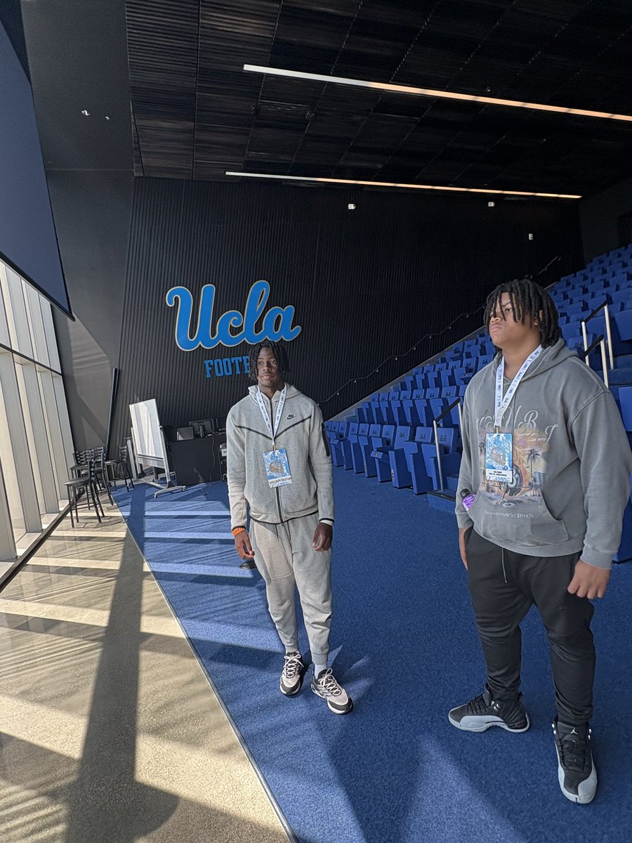 Amazing experience <a href="/UCLAFootball/">UCLA Football</a> spring practice, WOW! 🔥 So much energy and talent on the field. The future is bright in Westwood! 🐻🏈 Shoutout to <a href="/DeShaunFoster26/">DeShaun Foster</a> <a href="/CoachTSunseri/">Tino Sunseri</a> @EBieniemy ! #UCLA #Football  #GoBruins
⏬⏬⏬⏬⏬⏬⏬⏬⏬⏬⏬⏬⏬⏬⏬
<a href="/COACH217ROLAND/">Travis Roland</a>