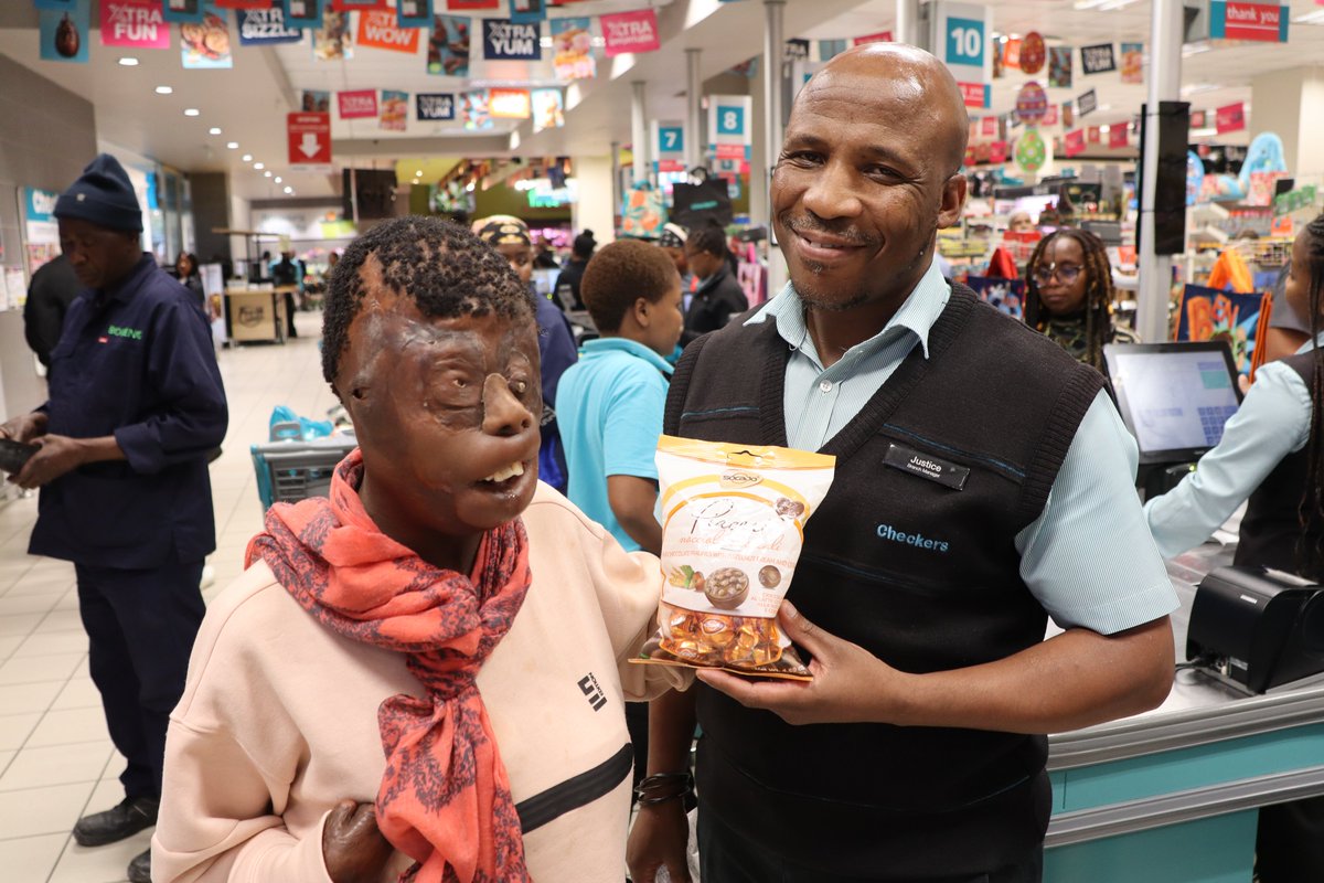 ChildrenOfFire's tweet photo. Justice Hlela, store manager @CheckersSA Cresta, heard that it is #Dorah's birthday this week and gave her chocolates @ChampionSAfrica https://t.co/oAGktEYwN1