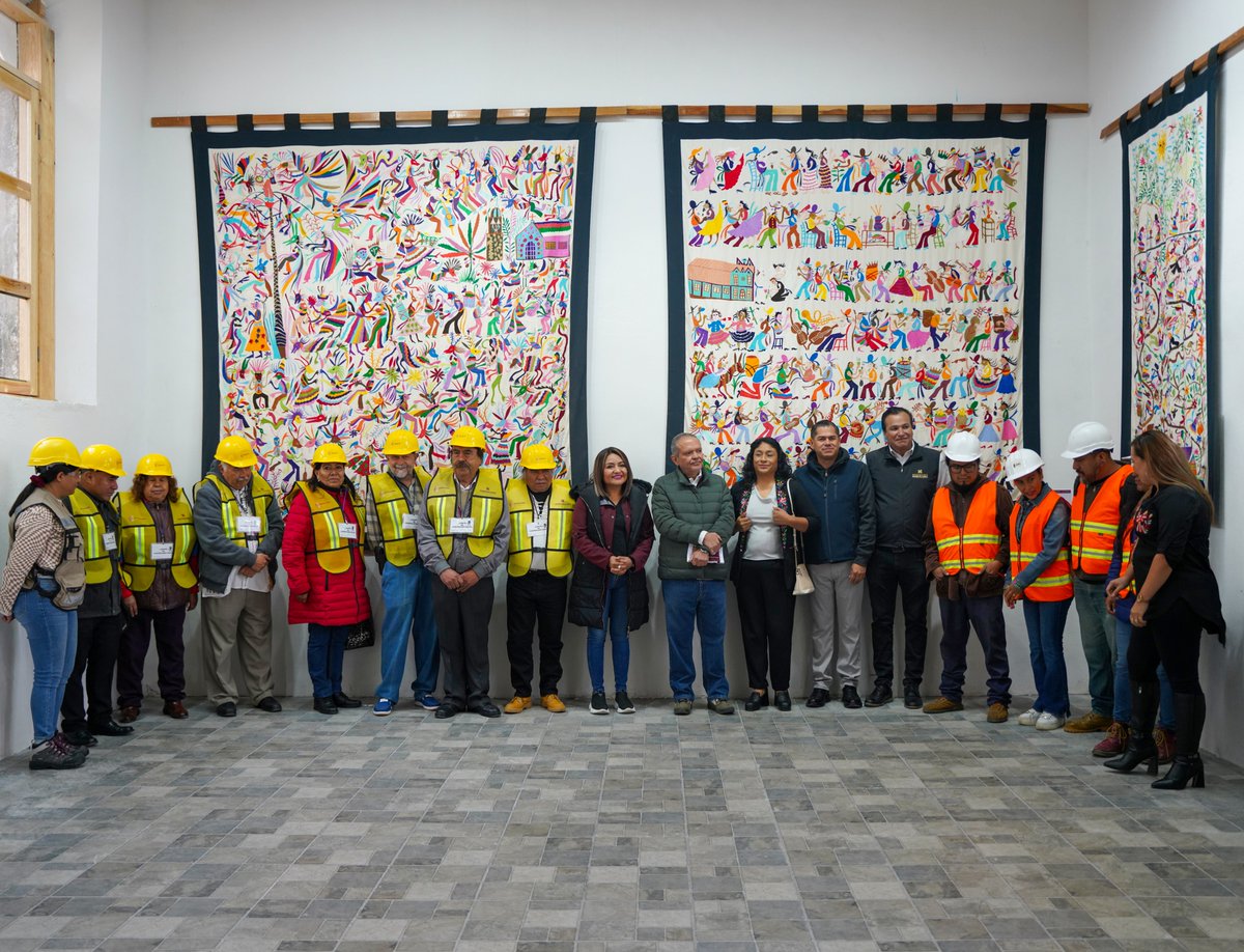 juliomenchaca_'s tweet photo. En el marco del #DíaDelTenango, en #TenangoDeDoria, se realizó la entrega del Centro Cultural Regional de la Sierra Otomí-Tepehua, un recinto con suma importancia para esta región, en donde se llevarán a cabo actividades que estimulen, promuevan e impulsen la creatividad de artesanas y artesanos.

Pintura, Talleres de Teatro, Cine, entre otras, serán las acciones a realizar dentro de este espacio histórico rehabilitado para beneficio del talento y la cultura local.

¡#VamosConTodo! #PrimeroElPueblo