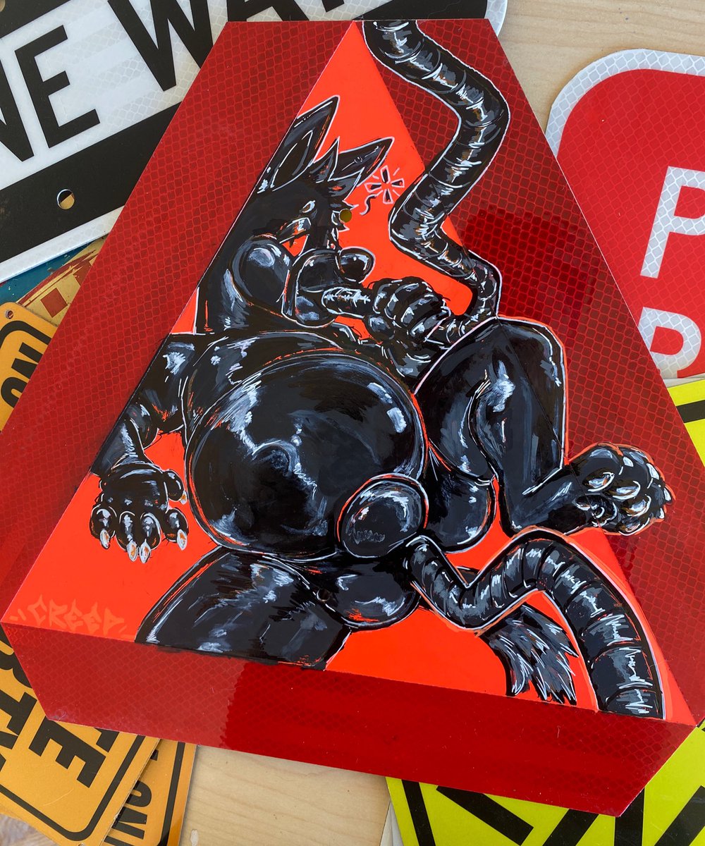 CreepnCat's tweet image. Wasn’t gonna post on main but it came out pretty cool and I wanna share 🖤💨

“Pressure Warning”
16x14 metal sign