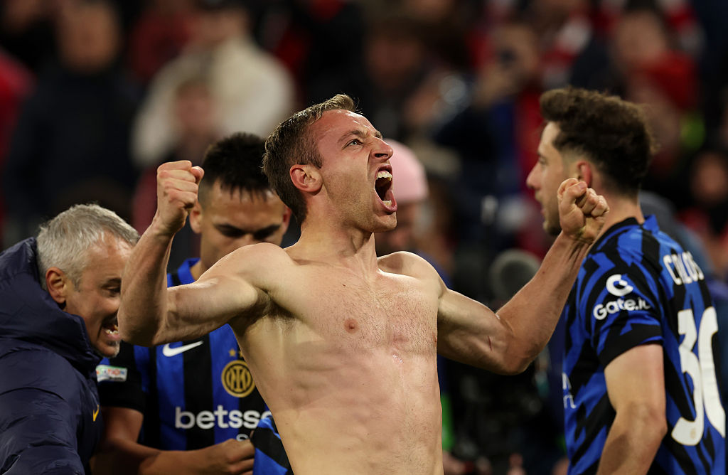 marifcinter's tweet photo. ⚫️🔵Il Bayern Monaco non perdeva in casa in Champions da 22 partite: 17 vittorie e 5 pareggi. 4 anni senza perdere una sola partita in casa. Impresa meravigliosa dell'Inter. Partita da fuoriclasse assoluti di Lautaro, Barella e Bastoni, menzione speciale per un grande Carlos Augusto. Vinto il primo round ma ci sarà da soffrire ancora come stasera