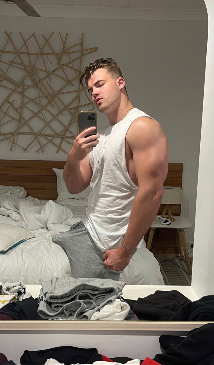 Master-e kolabo tweet media