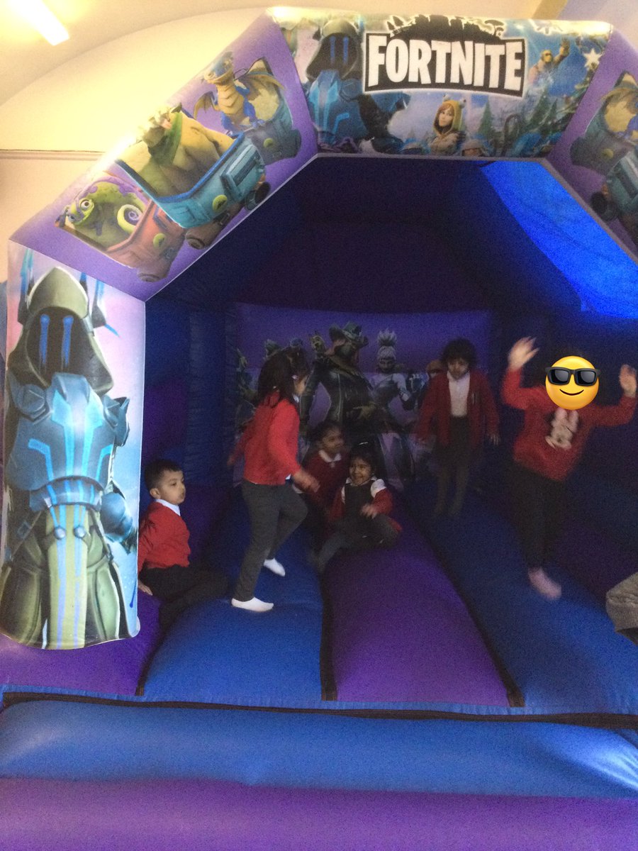 LeighPrimary's tweet photo. Look at the amazing fun Nursery children had today morning on the bouncy castle. Nursery children enjoyed their first day of Eid celebrations. #Eidcelebration #Eidfun #memorymakers #lifelonglearners https://t.co/DvBbDAb6Xy