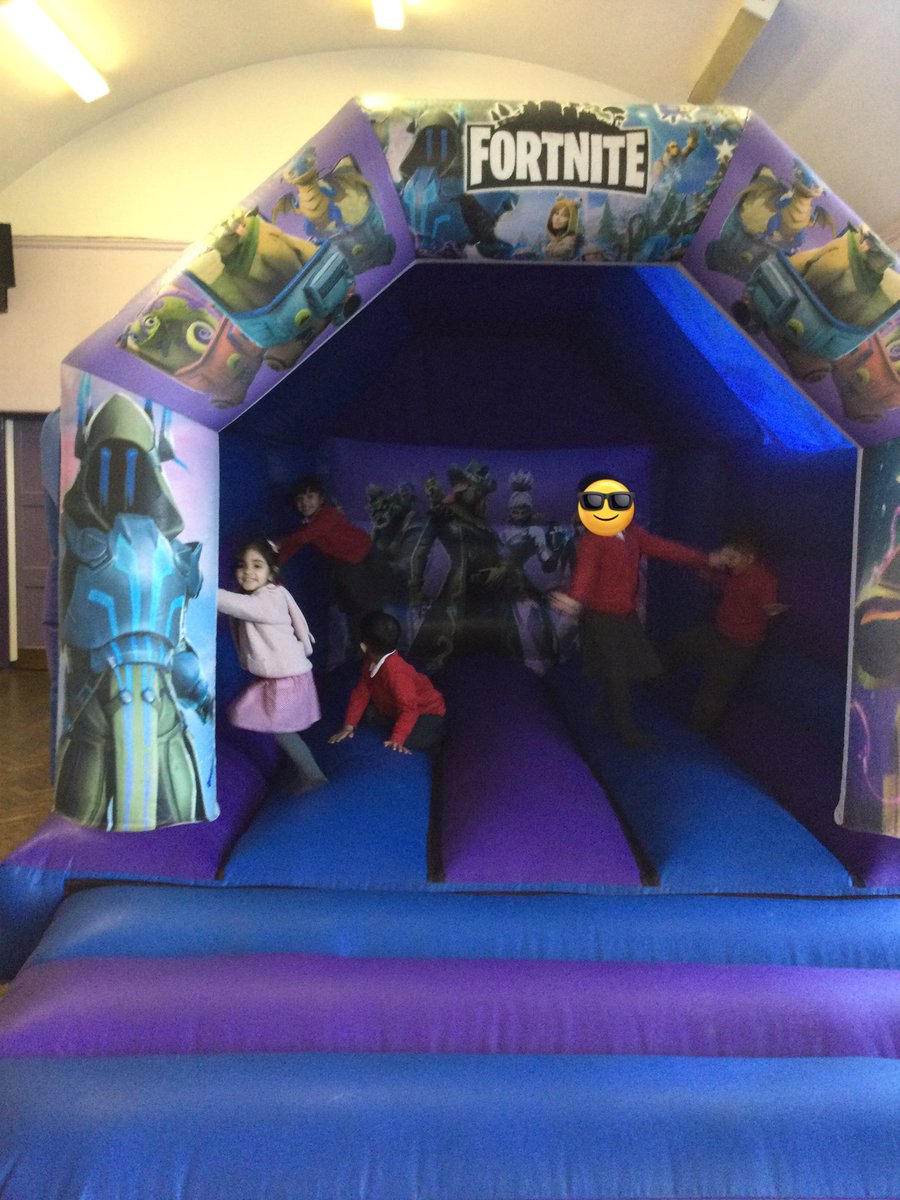 LeighPrimary's tweet photo. Look at the amazing fun Nursery children had today morning on the bouncy castle. Nursery children enjoyed their first day of Eid celebrations. #Eidcelebration #Eidfun #memorymakers #lifelonglearners https://t.co/DvBbDAb6Xy