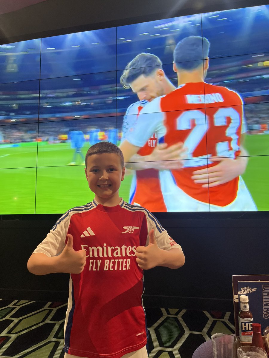 So gutted to have not been there for that, but so, so special to be able to have experienced it while sitting with my son.

His favourite player?? Declan Rice.

What a night. The Arsenal!!!! 

🔴🔴🔴🔴🔴🔴🔴🔴🔴🔴