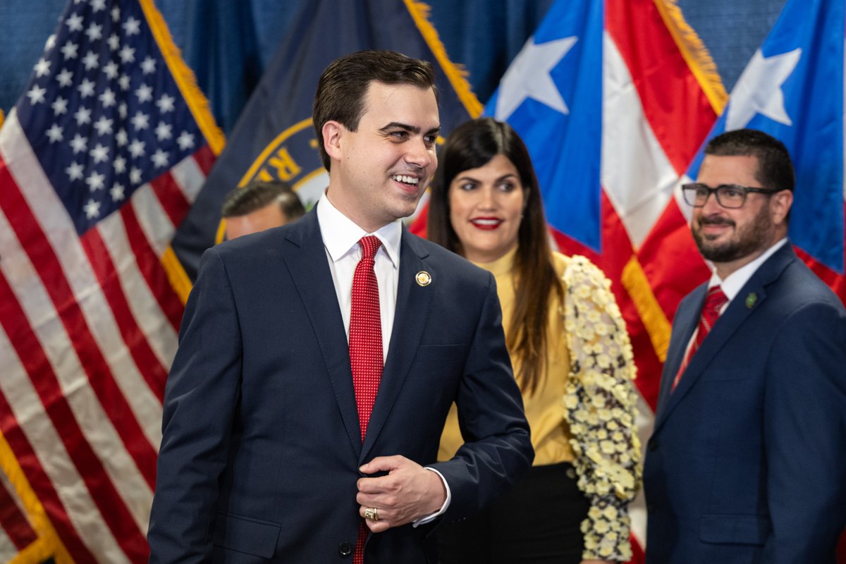 Hoy me complace anunciar que @FEMA asignó más de $1.8 millones en fondos federales a @AEEonline para fortalecer los servicios de emergencia tras el huracán María. hernandez.house.gov/media/press-re…