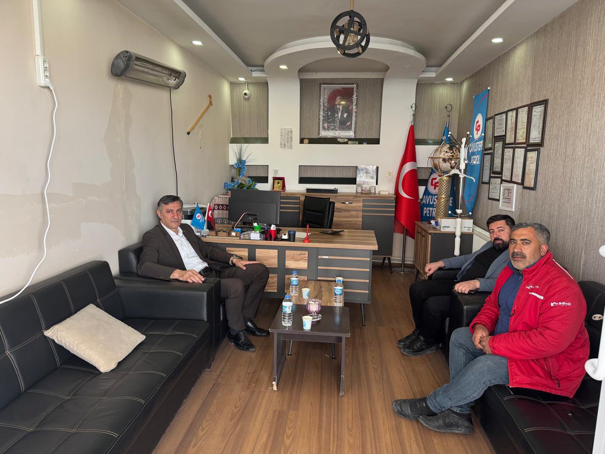 İlçe başkanımız Sn <a href="/SamilogluFaruk/">Faruk Samiloglu</a> İlçemizde bulunan akaryakıt istasyonu sahibi esnaflarımızı ziyaret etti. 
<a href="/abuyukgumus/">Ahmet Büyükgümüş</a> <a href="/ArvasAbdulahat/">Abdulahat Arvas</a>