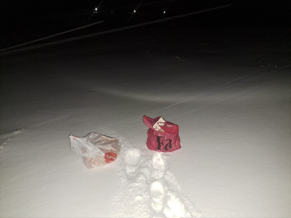 Идти надо вон до тех огоньков
Через реку
Ориентир - мост
Не промахнешься)
Река не замерзает. Ключи
Фонарь в руку и вперед
По целине