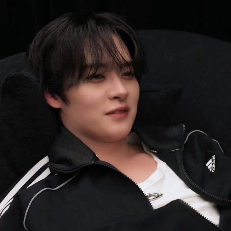 minhothinker's tweet photo. all I want is to caress your cute cheeks! 🥺🤍 https://t.co/L0KTGL73qi