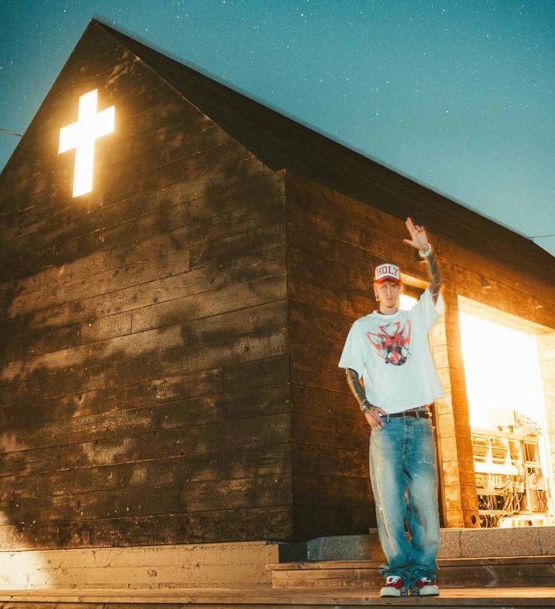 Blonde Don. ϟ @machinegunkelly. tweet media