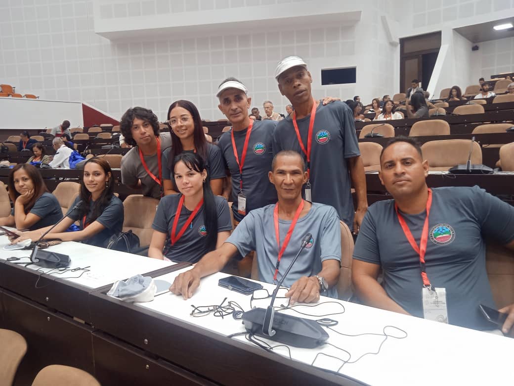 Profesores y estudiantes de minería de la <a href="/UniversidadMoa/">Universidad de Moa Dr. Antonio Núñez Jiménez</a> participan en la magna cita de los profesionales de la Geociencias en Cuba "XI Convención de Ciencias de la Tierra' 2025"
<a href="/yurisley_valdes/">Yurisley Valdes Mariño</a> <a href="/AlietLam/">Aliet Lamorú Reyes</a> <a href="/CubaMES/">MES</a> <a href="/EnergiaMinasCub/">Ministerio de Energía y Minas de Cuba 🇨🇺</a> <a href="/InalvisRamirez/">Inalvis Ramirez</a>