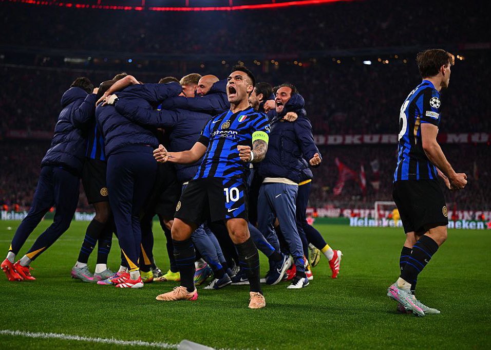 InterMilanFRA's tweet photo. Le Bayern Munich n’avait plus perdu à domicile en Ligue des Champions depuis le 7 avril 2021. 

L’Inter de Simone Inzaghi. 🌟⚫️🔵 https://t.co/wZfKCoSV1P