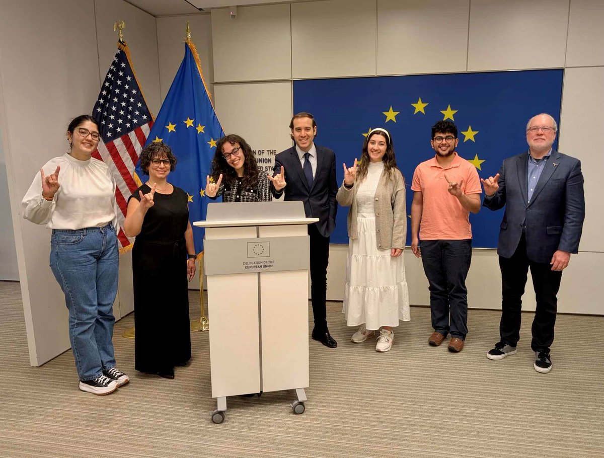 EUintheUS's tweet photo. 🇪🇺🇺🇸TEXAS IN WASHINGTON: Fantastic inaugural visit by students and leadership from @LBJSchoolDC for a foreign policy briefing and conversation on international affairs/economic security. Go Longhorns! @TheLBJSchool @UTAustin https://t.co/FCPK2ddJ14