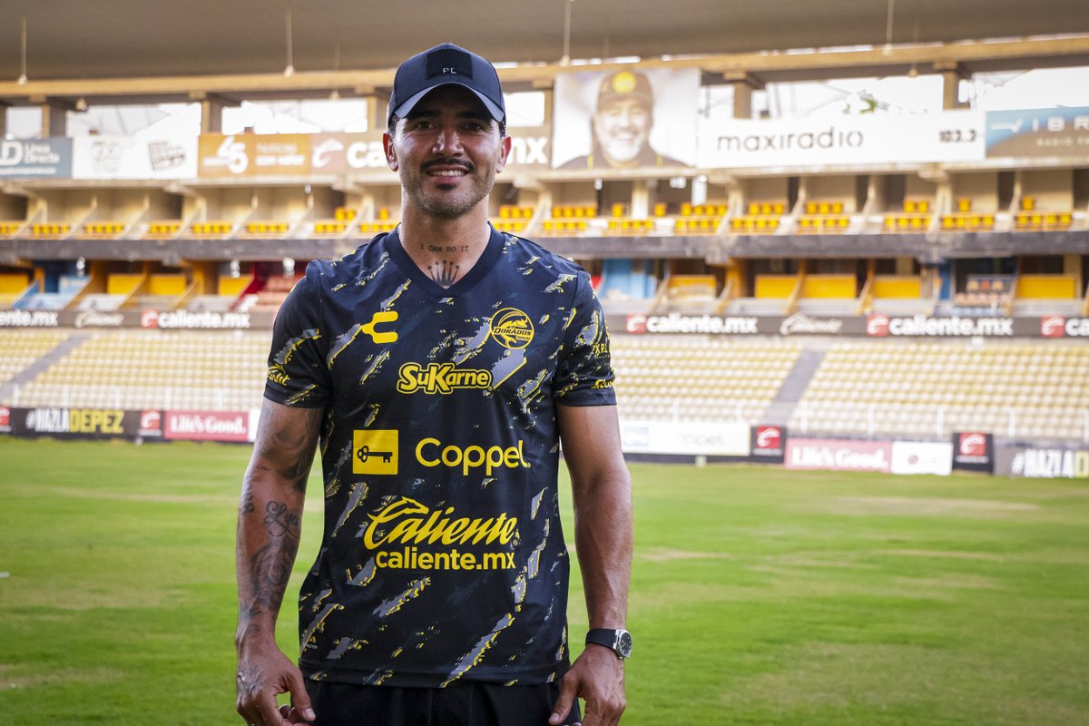 Dorados's tweet photo. 👑Ganador del @ExatlonMx, y del Pez de corazón. 💛

El 'Mono' Osuna nos visitó en La Pecera. 🫶 https://t.co/R7k1i7Qw1h