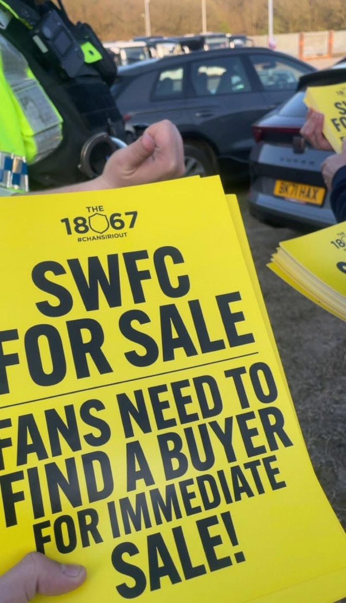 Sheffield Wednesday protesting at Blackburn tonight.

Good on them. 👏 #SWFC