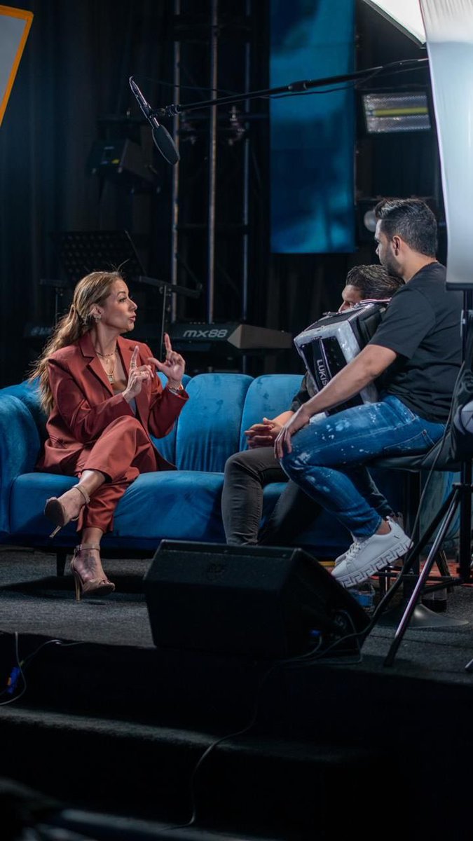 Intervallenato's tweet photo. Luego de cumplir con sus #exitosas presentaciones en las ciudades de Indianápolis, Dallas, Houston y Salt Lake, los artistas @ElderDiaz01 y @LucasDangond , se encuentran en Miami, cumpliendo con una agenda promocional. https://t.co/1SgB5oVMec https://t.co/q0FX8LTLaO