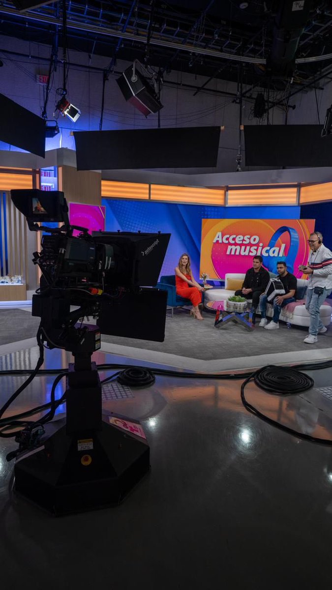 Intervallenato's tweet photo. Luego de cumplir con sus #exitosas presentaciones en las ciudades de Indianápolis, Dallas, Houston y Salt Lake, los artistas @ElderDiaz01 y @LucasDangond , se encuentran en Miami, cumpliendo con una agenda promocional. https://t.co/1SgB5oVMec https://t.co/q0FX8LTLaO