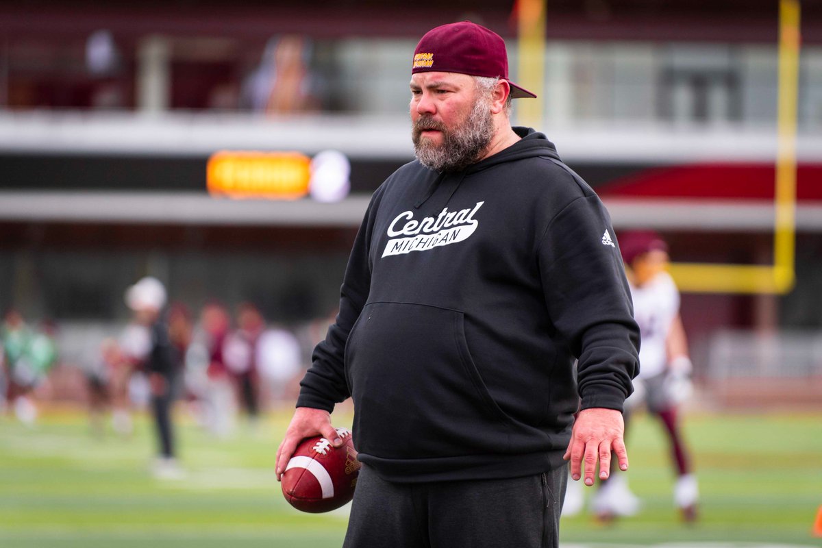 CoachHaydenMace's tweet photo. Huge thanks to this selfless dude @OpferAaron for supporting the Offensive Line and the @CMU_Football program all spring! We couldn't do what we do if not for the support from people like him! https://t.co/N8q51dht2L