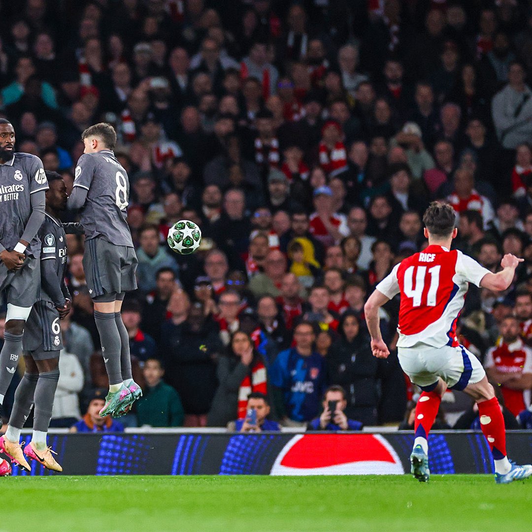 mizanen's tweet photo. Hang it in the Louvre 🏛️🖼️ 
Best night in the Emirates Era. https://t.co/p711Mi4YDt